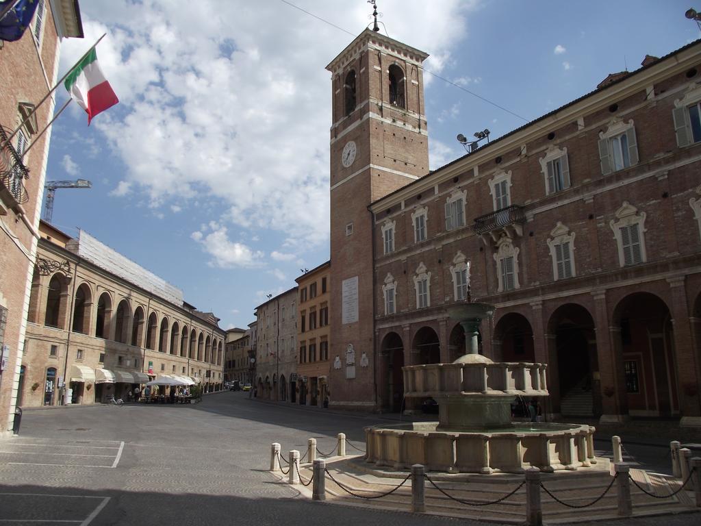B&B La Dimora Del Capitano Fabriano Bagian luar foto