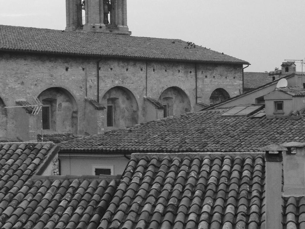 B&B La Dimora Del Capitano Fabriano Bagian luar foto