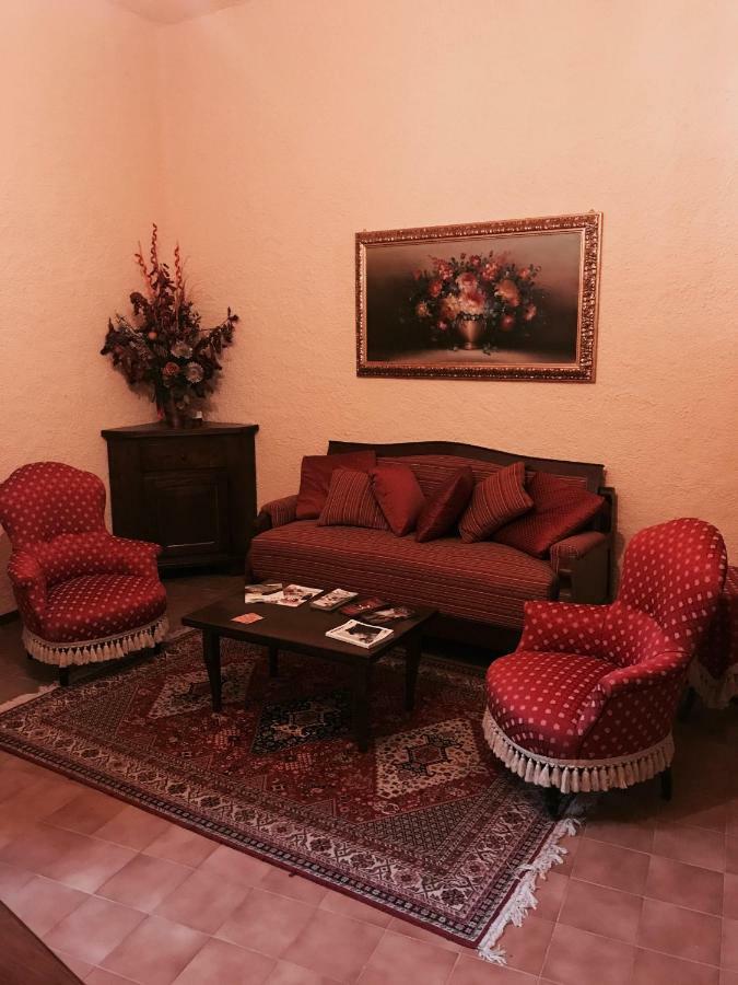 B&B La Dimora Del Capitano Fabriano Bagian luar foto